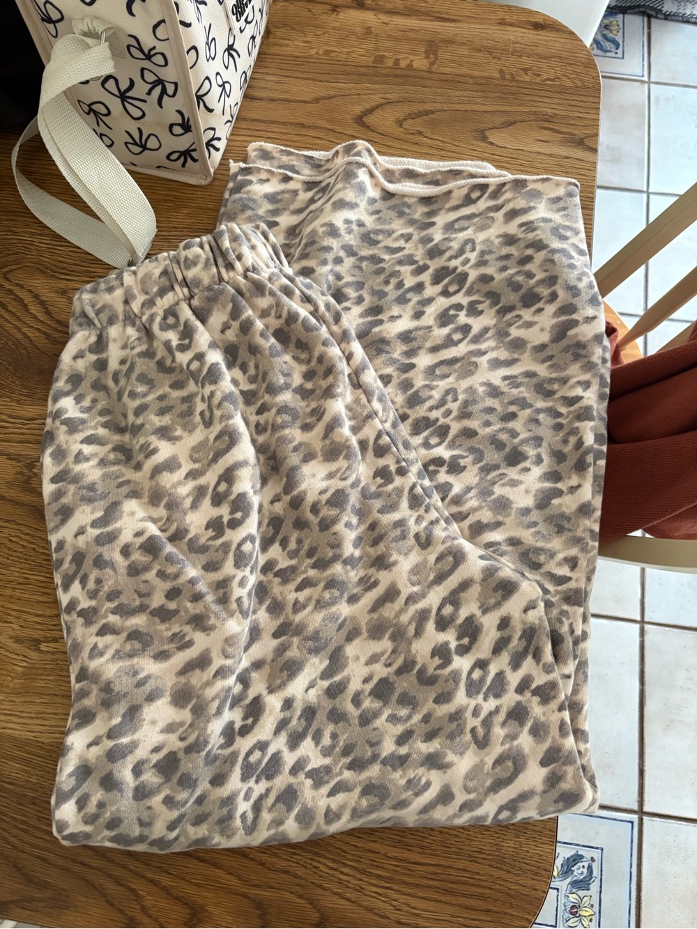 NWT Aerie cheetah sweatpants.